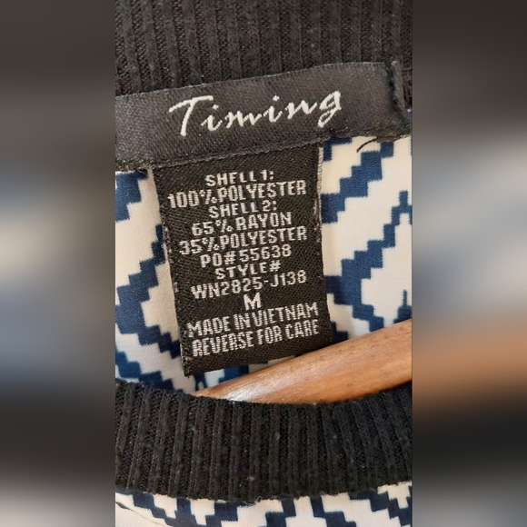 Timing Medium Black and White Long Sleeve Blouse - Picture 3 of 6